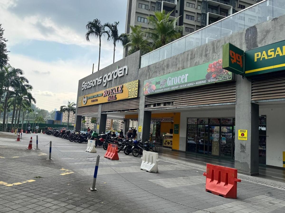 Pangsapuri Peaceful 3br 2b With Pool 10pax Wangsa Maju Near Wangsa Walk Kuala Lumpur