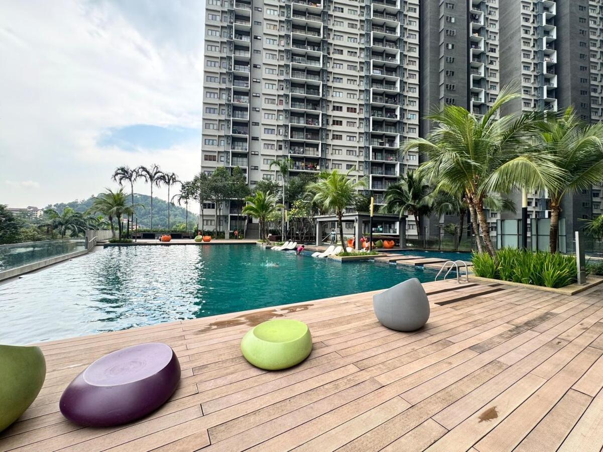 Pangsapuri Peaceful 3br 2b With Pool 10pax Wangsa Maju Near Wangsa Walk Kuala Lumpur