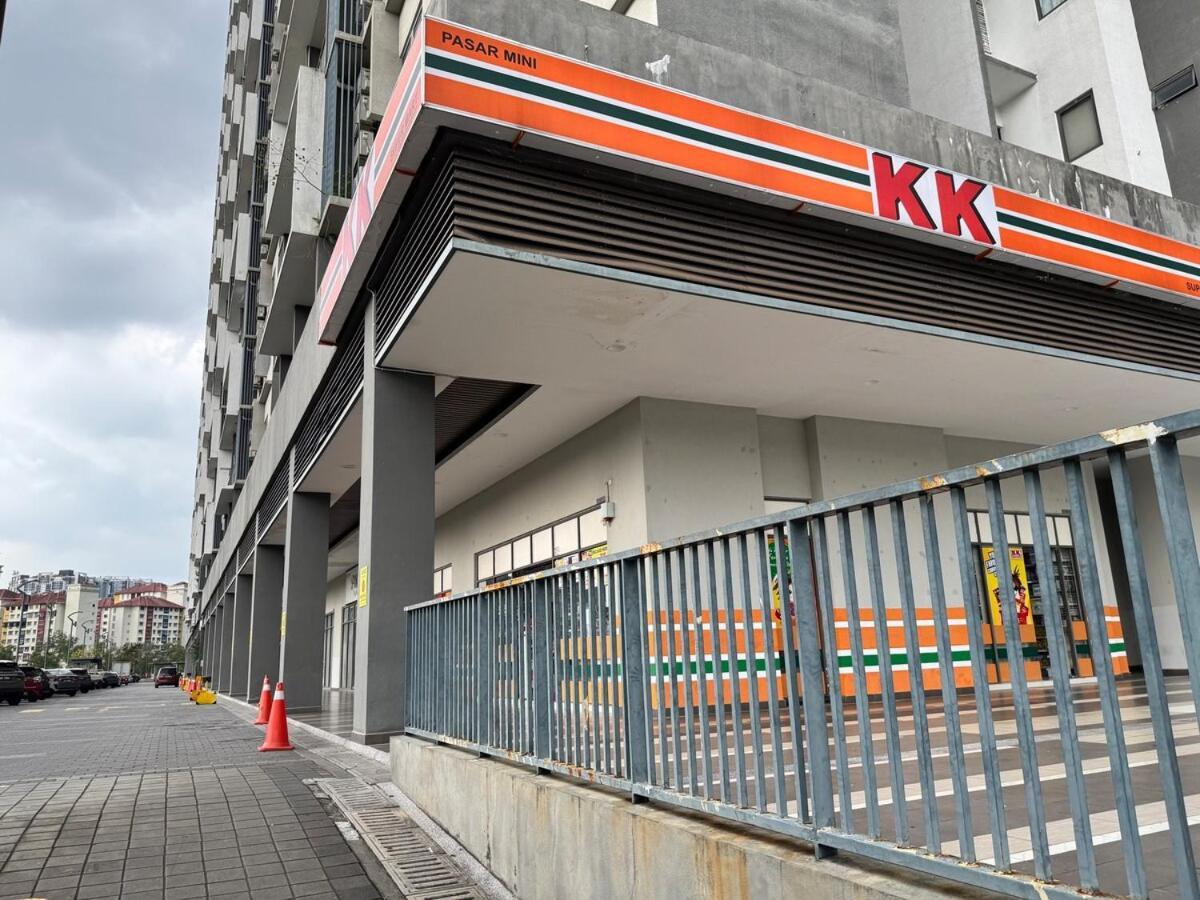 Pangsapuri Peaceful 3br 2b With Pool 10pax Wangsa Maju Near Wangsa Walk *