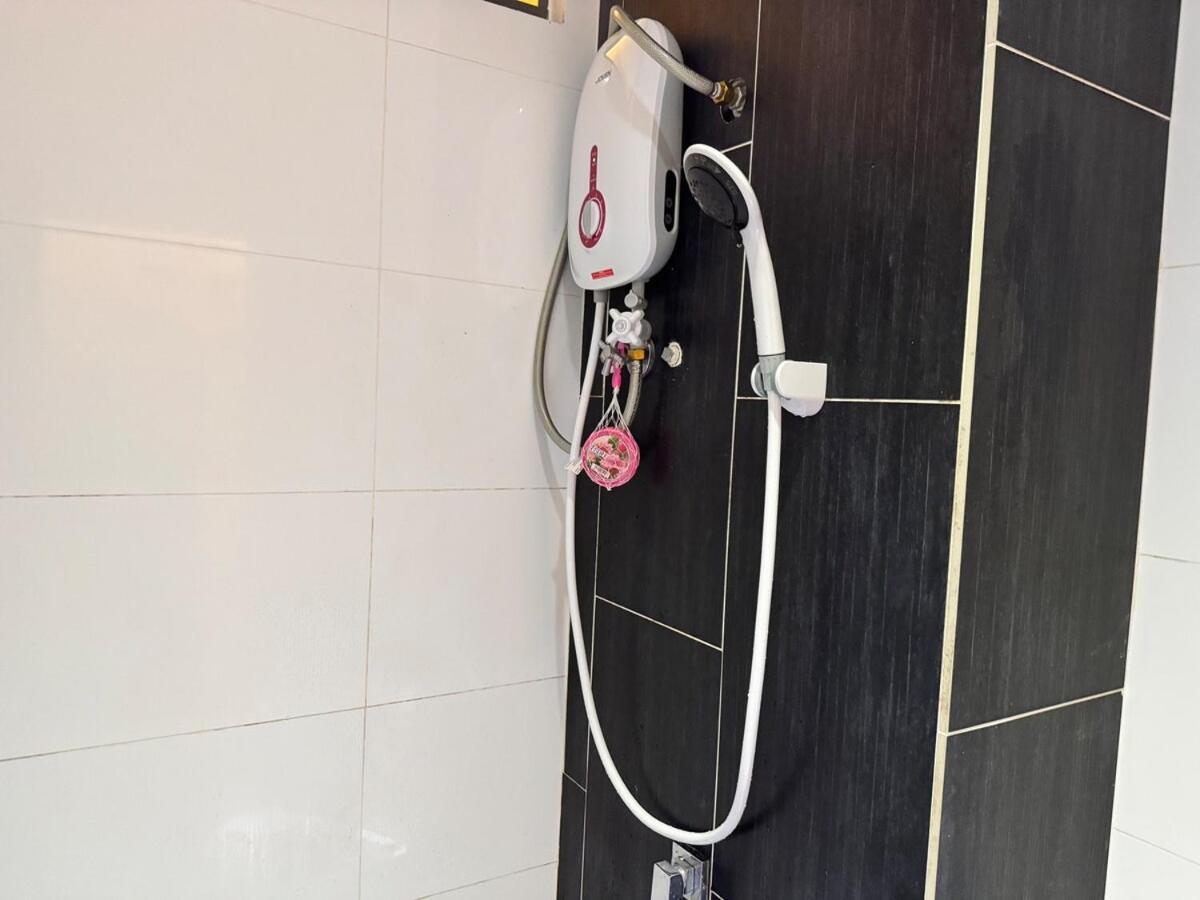 Pangsapuri Peaceful 3br 2b With Pool 10pax Wangsa Maju Near Wangsa Walk Kuala Lumpur